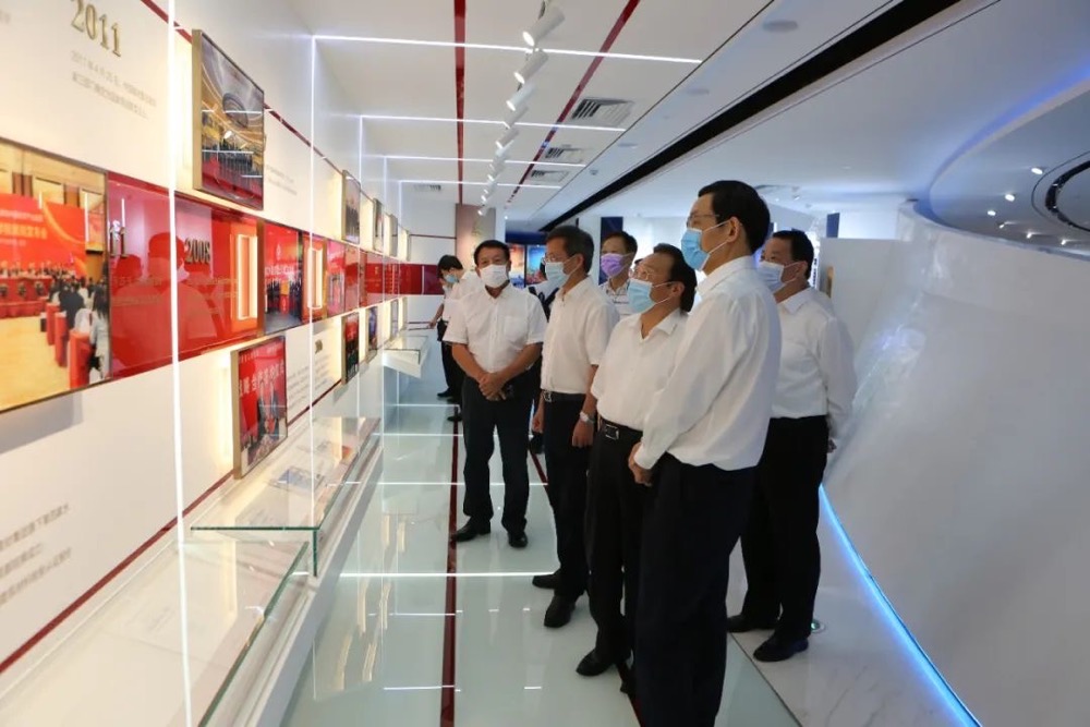 8-25-3.jpg 8-25-3.jpg